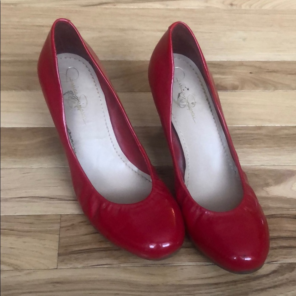 Red wedge